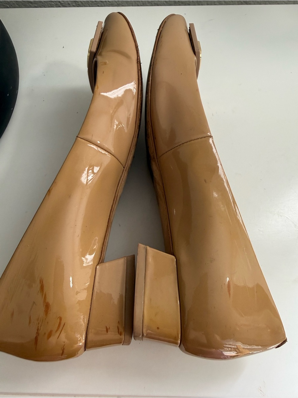 Tory Burch Gigi pump 2.5mm size 8.5 Beige Patent Leather Logo - Picture 6 of 10